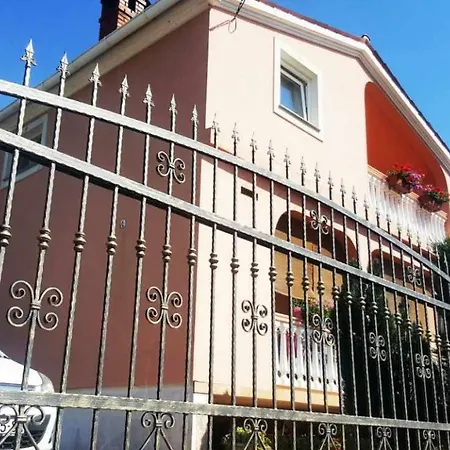 Nina Apartment *